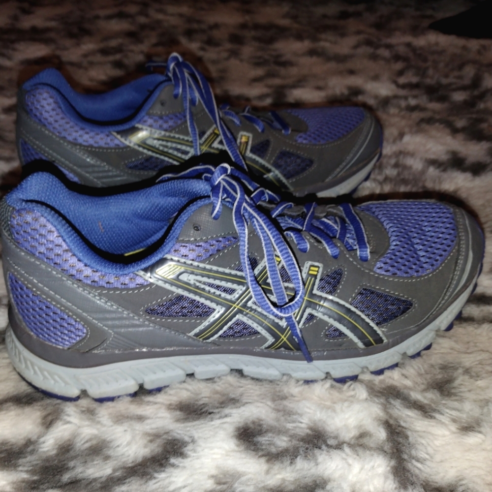 Purple, Gray, & Yellow Gel-Scram Asics size 8 EUC